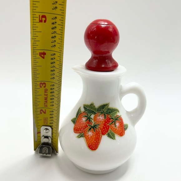 🍓🍨🛁Avon - Bubble Bath Milk Glass Empty Bottle “Strawberries And Cream” - Picture 16 of 16